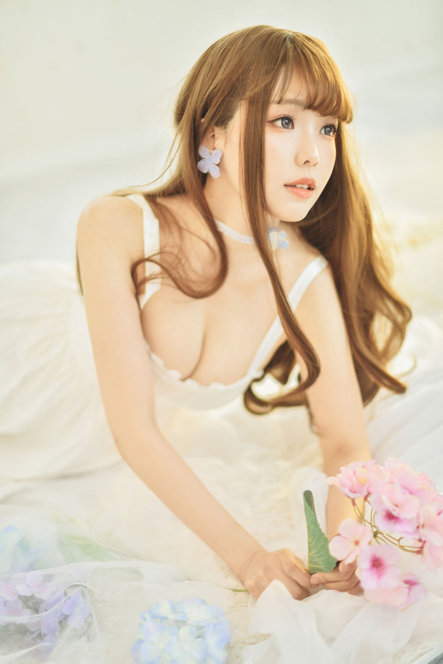 ElyEE子-No.051-White Dress-在线看 第1张
