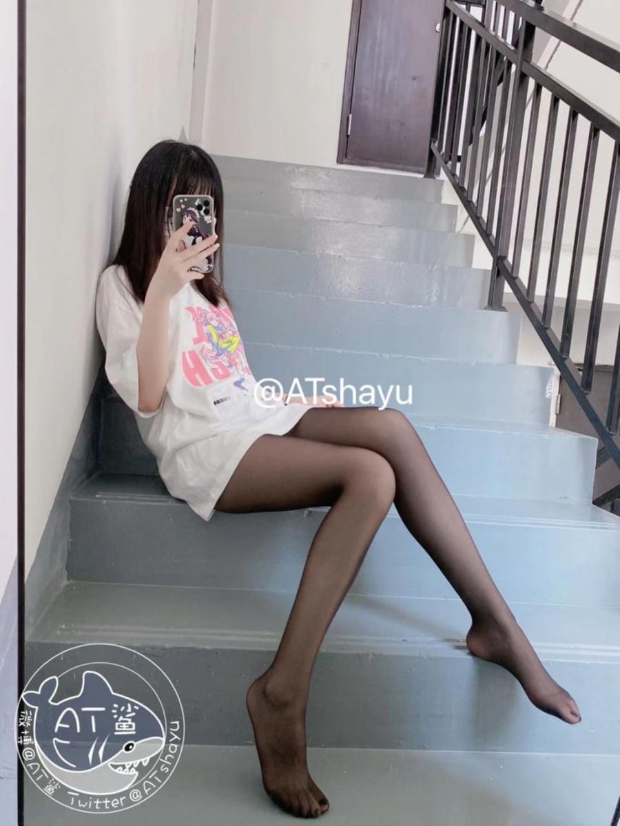 AT鲨-No.035 – 楼道里的黑丝-在线看 第1张