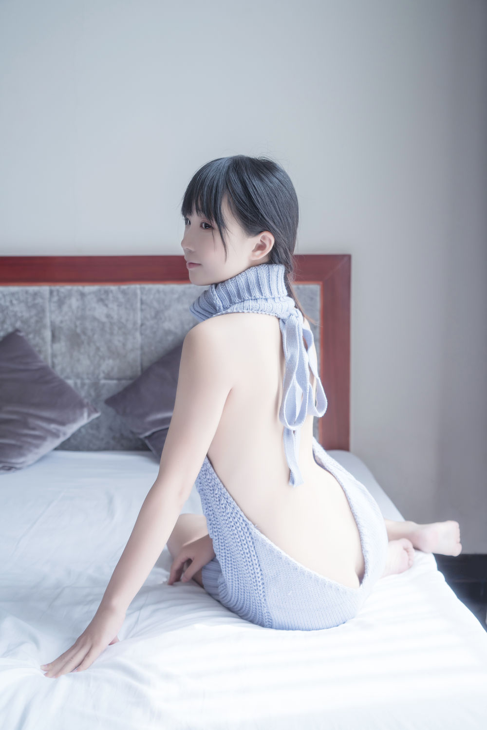御子Yumiko-No.003-漏背毛衣-在线看 第1张