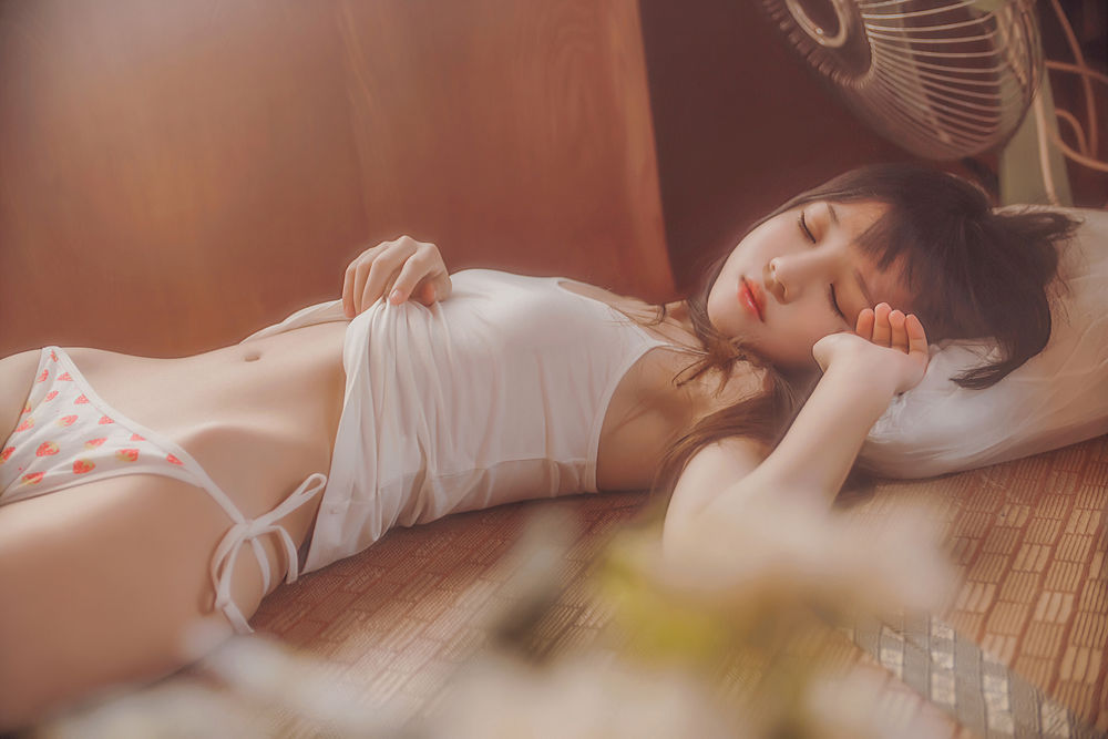 桜桃喵-No.077-小背心换水手服-在线看 第2张