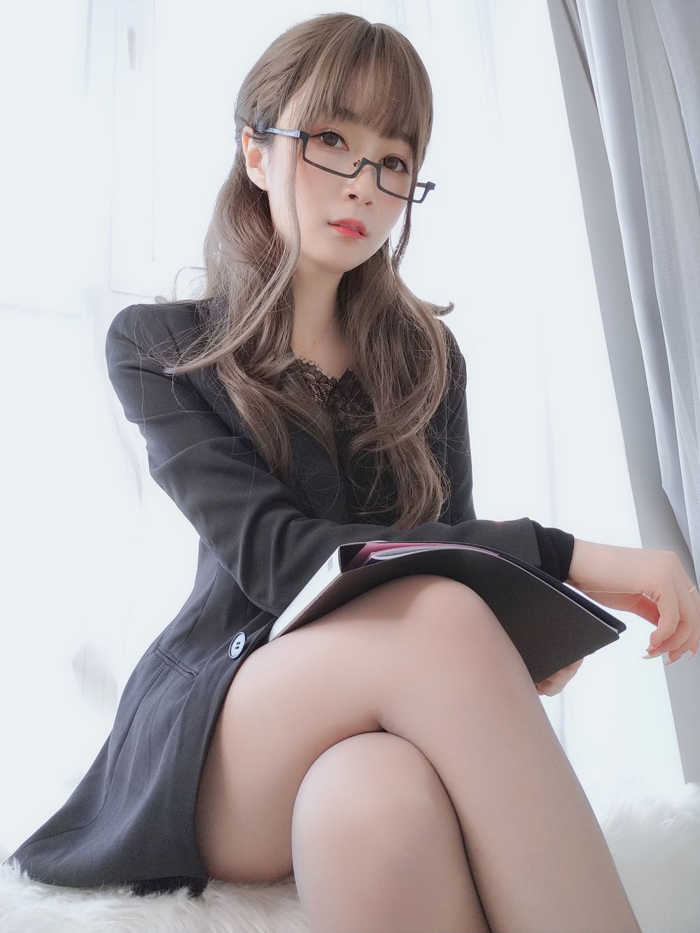 白银81-No.049-黑西服-在线看 第3张