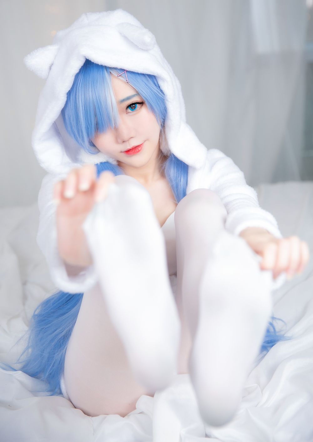 Sally Dorasnow-No.032-Rem White Kitty-在线看 第2张