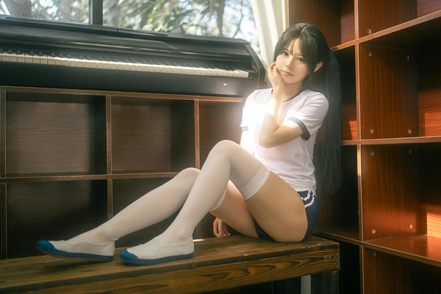 rua阮阮-No.003 – 春の更衣室 体操服-在线看 第2张