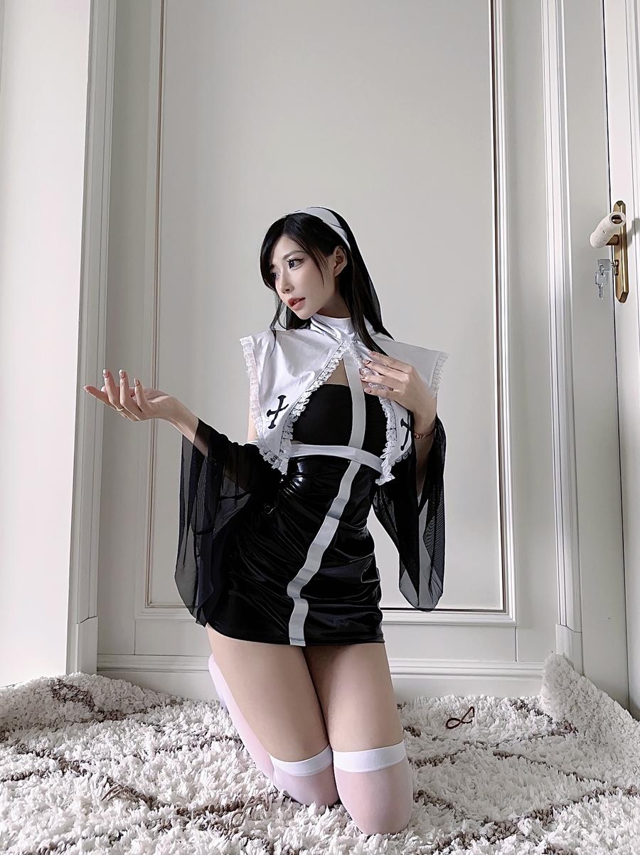 陈妮妮UNI-No.012–黑白修女服-在线看 第2张
