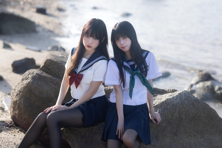 不呆猫-No.042 – 水手服百合黑丝 (&三無人型)-在线看 第1张
