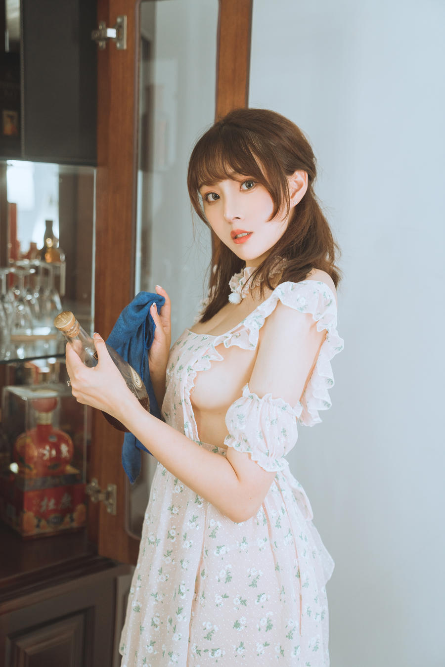 Natsuko_夏夏子-No.073 – 碎花围裙-在线看 第1张