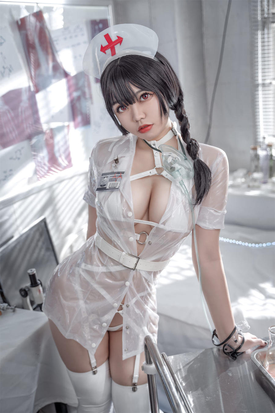 啊日日Ganlory-No.017-未来白色护士-在线看 第2张