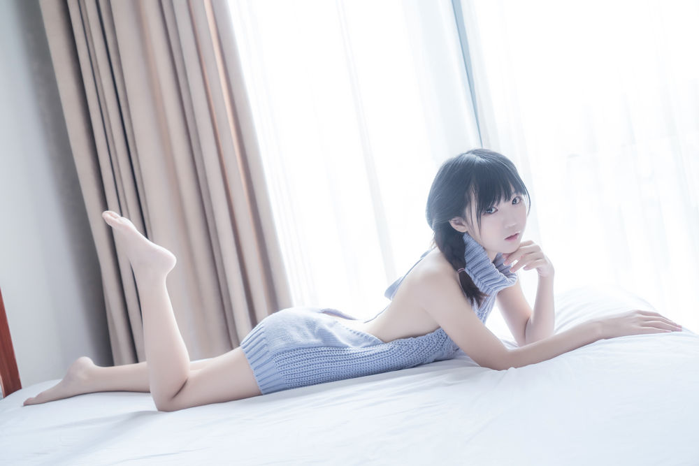 御子Yumiko-No.003-漏背毛衣-在线看 第3张