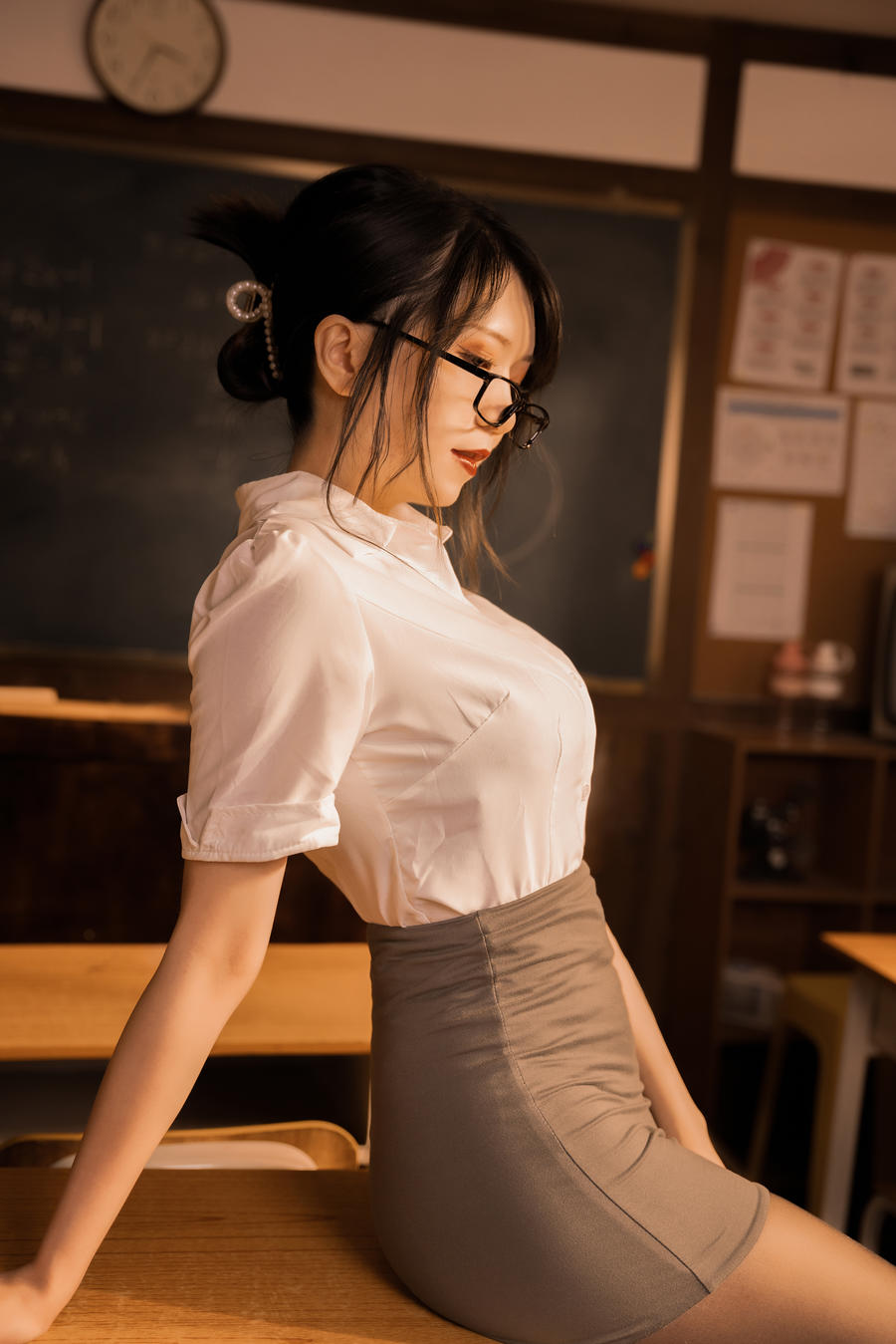 Leah梓未-No.002-禁忌教师-在线看 第2张