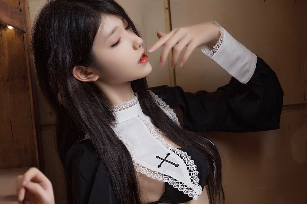 南桃Momoko-No.053-黑修女-在线看 第3张