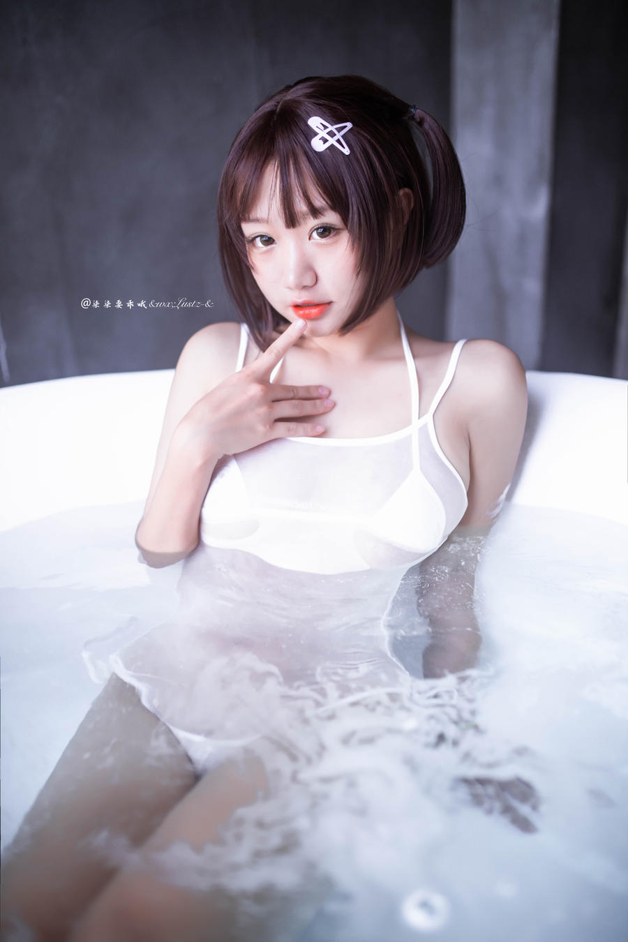 柒柒要乖哦-No.042–激凸死库水和白色Spa-在线看 第1张