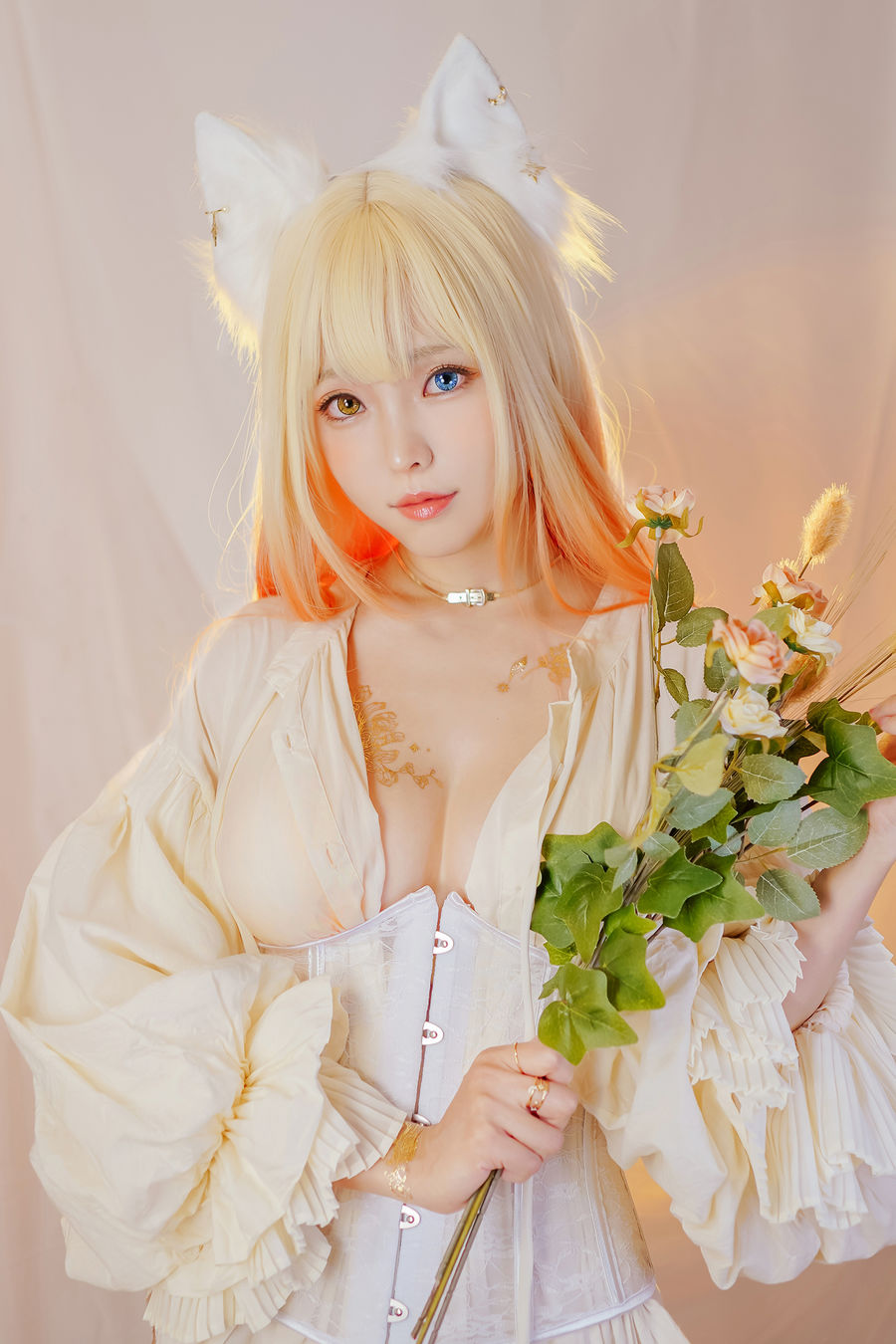 ElyEE子-Odd-eyed cat-在线看 第1张