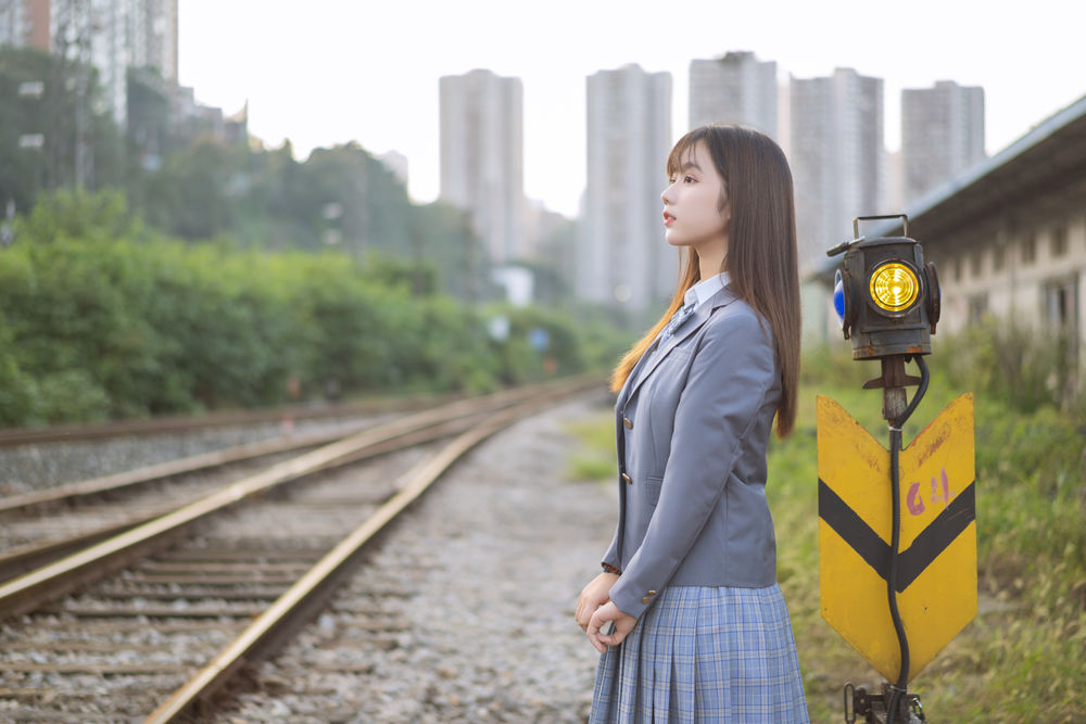 镜酱-制服-在线看 第1张
