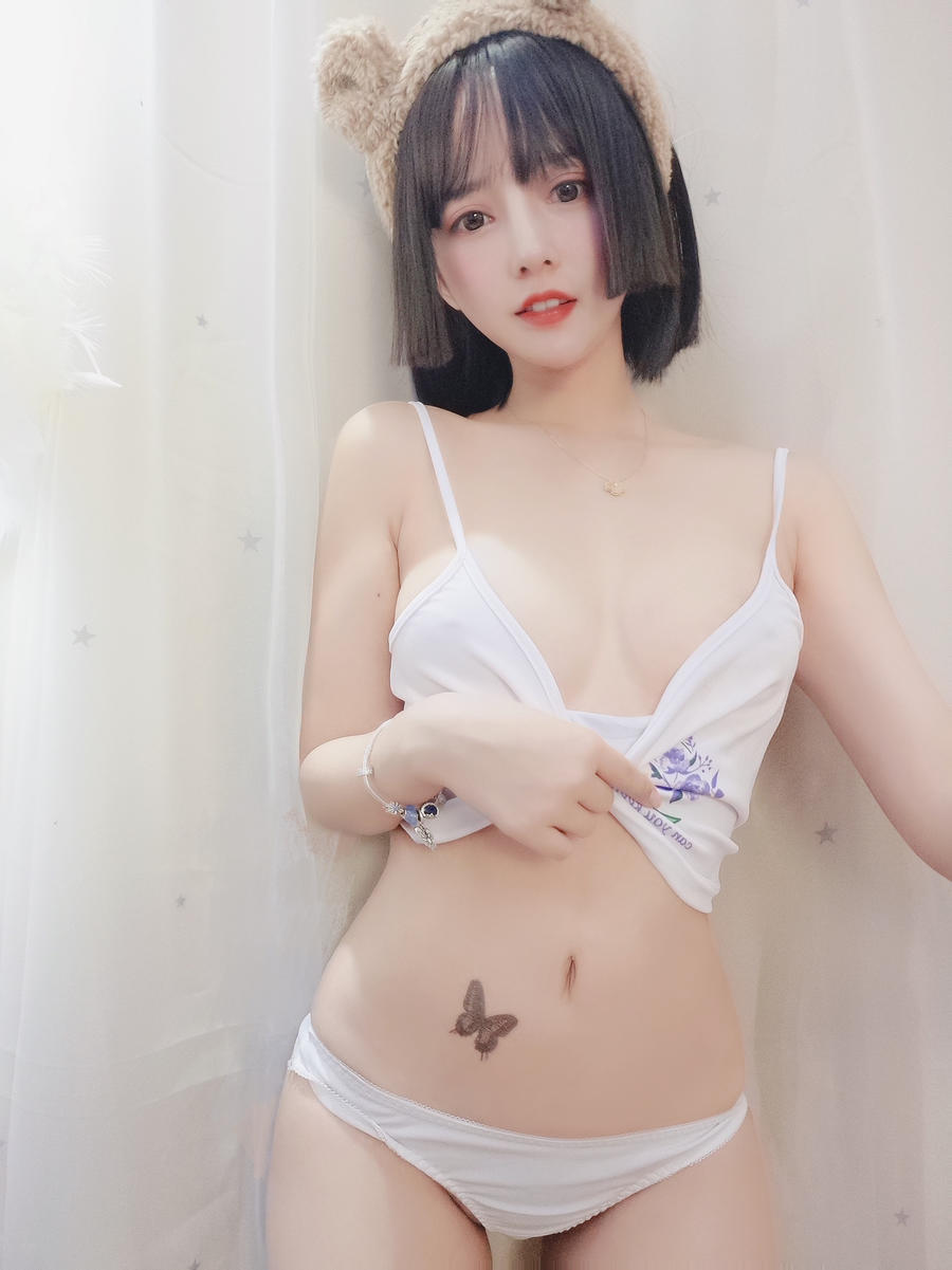 过期米线线喵-No.005-白色吊带-在线看 第1张