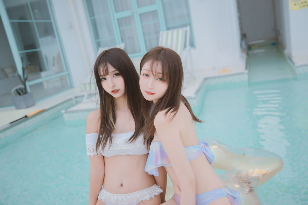 神楽坂真冬-No.051-《笑颜水时计》夏日比基尼-在线看 第1张
