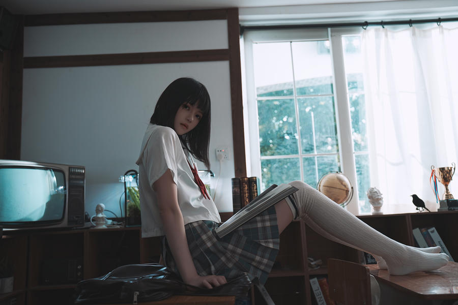 桜桃喵-No.250 – 教室死库水-在线看 第3张
